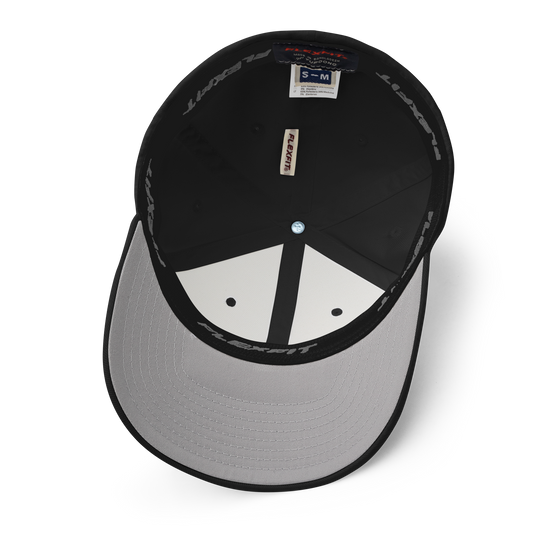 SMOKING GORILLAS - Flexfit Cap in Schwarz – Detailansicht